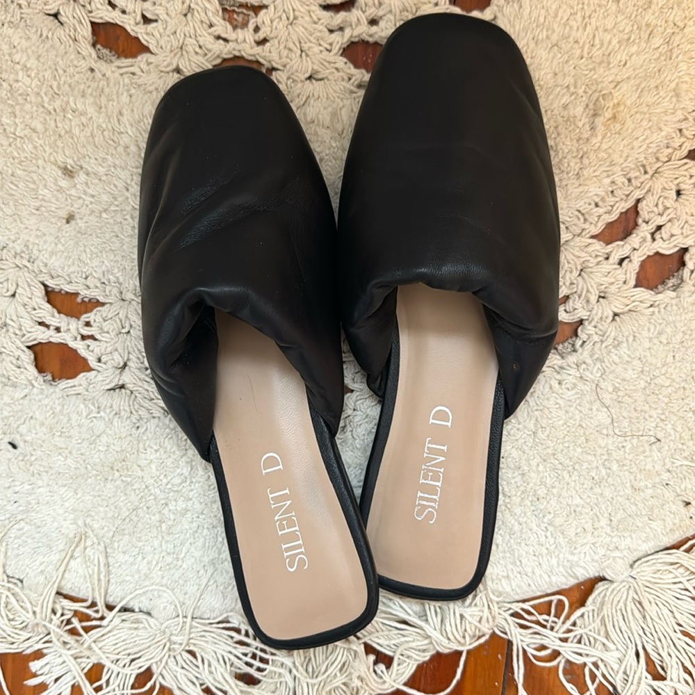 Silent D Black Flats Size 38 Women’s 8 US
